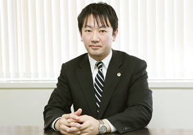 石塚総合法律事務所　代表弁護士